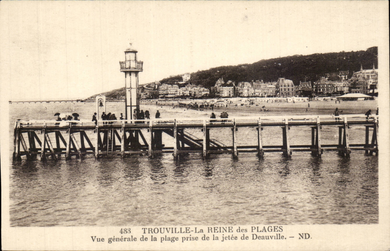 CPA Trouville View of the beach taken of the pier of Deauville