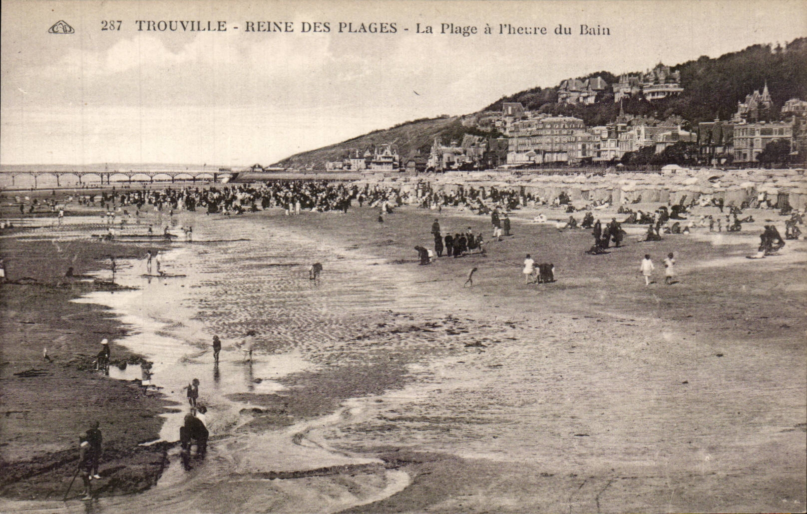 CPA Trouville the queen of the beaches the beach per hour of the bath