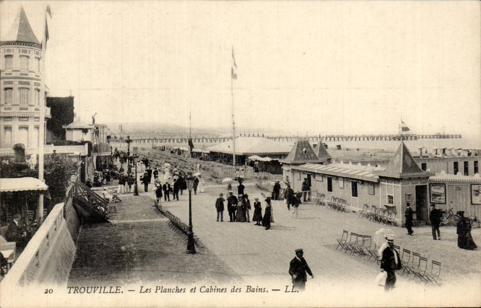 CPA Trouville boards and bathing huts