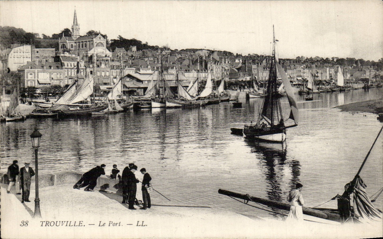 CPA Trouville the port