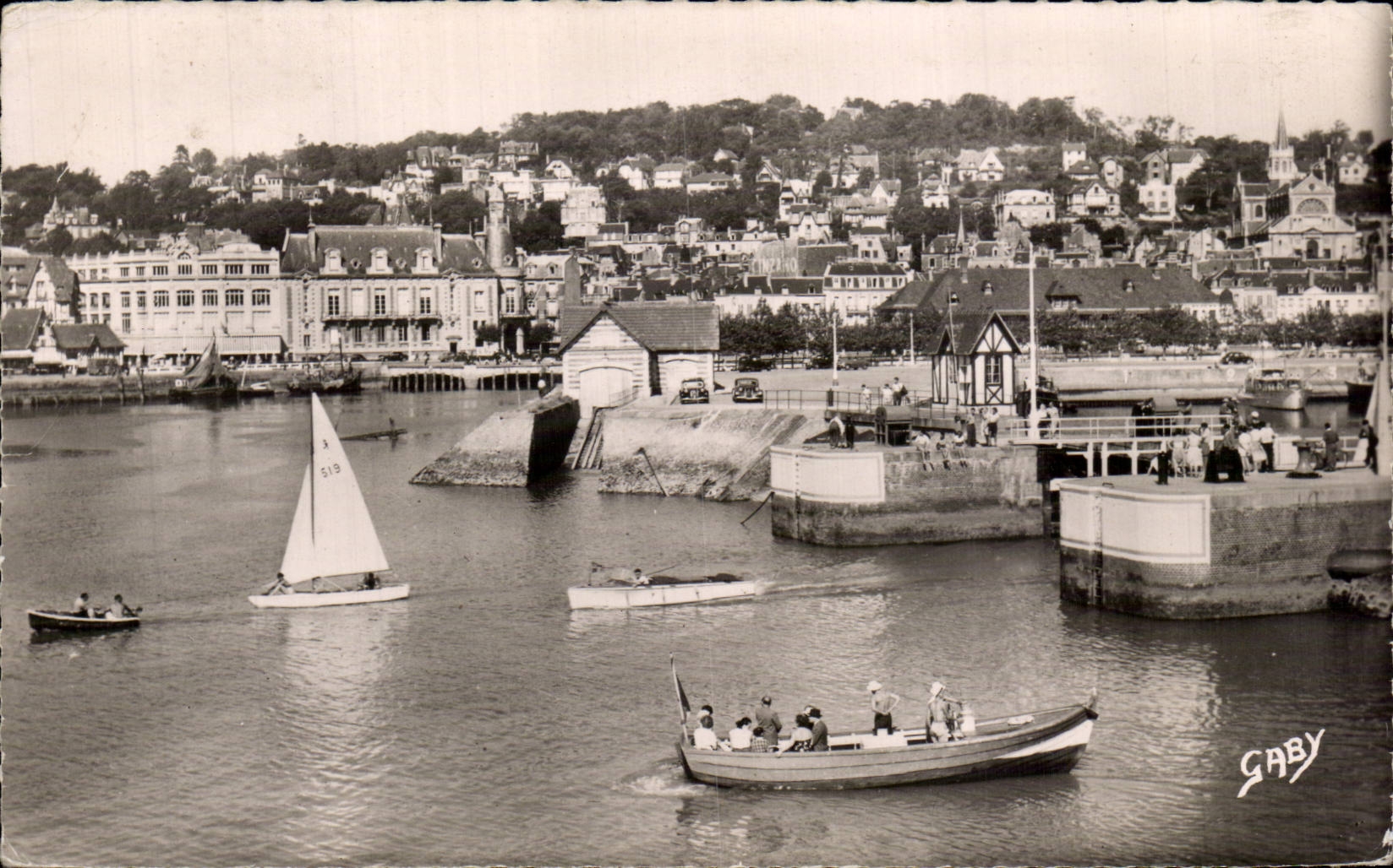 CPA Trouville Deauville Entrance of the basin of the yachts