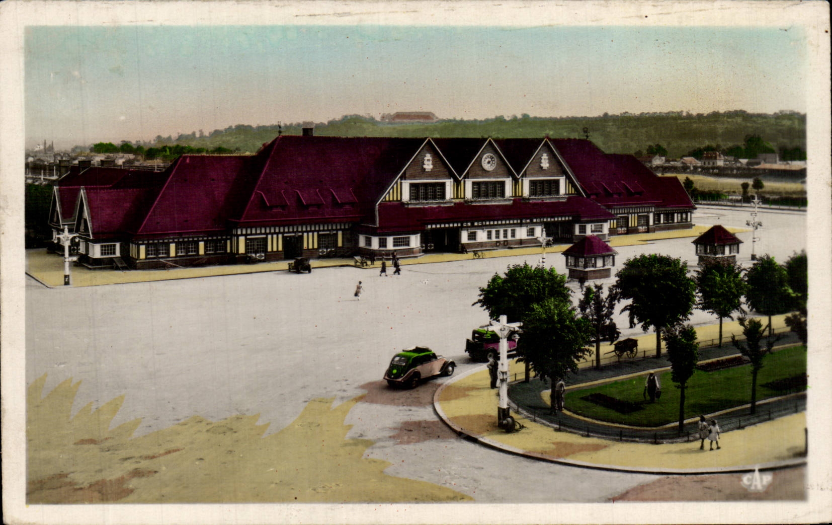 CPA Trouville Deauville Train station and new gardens
