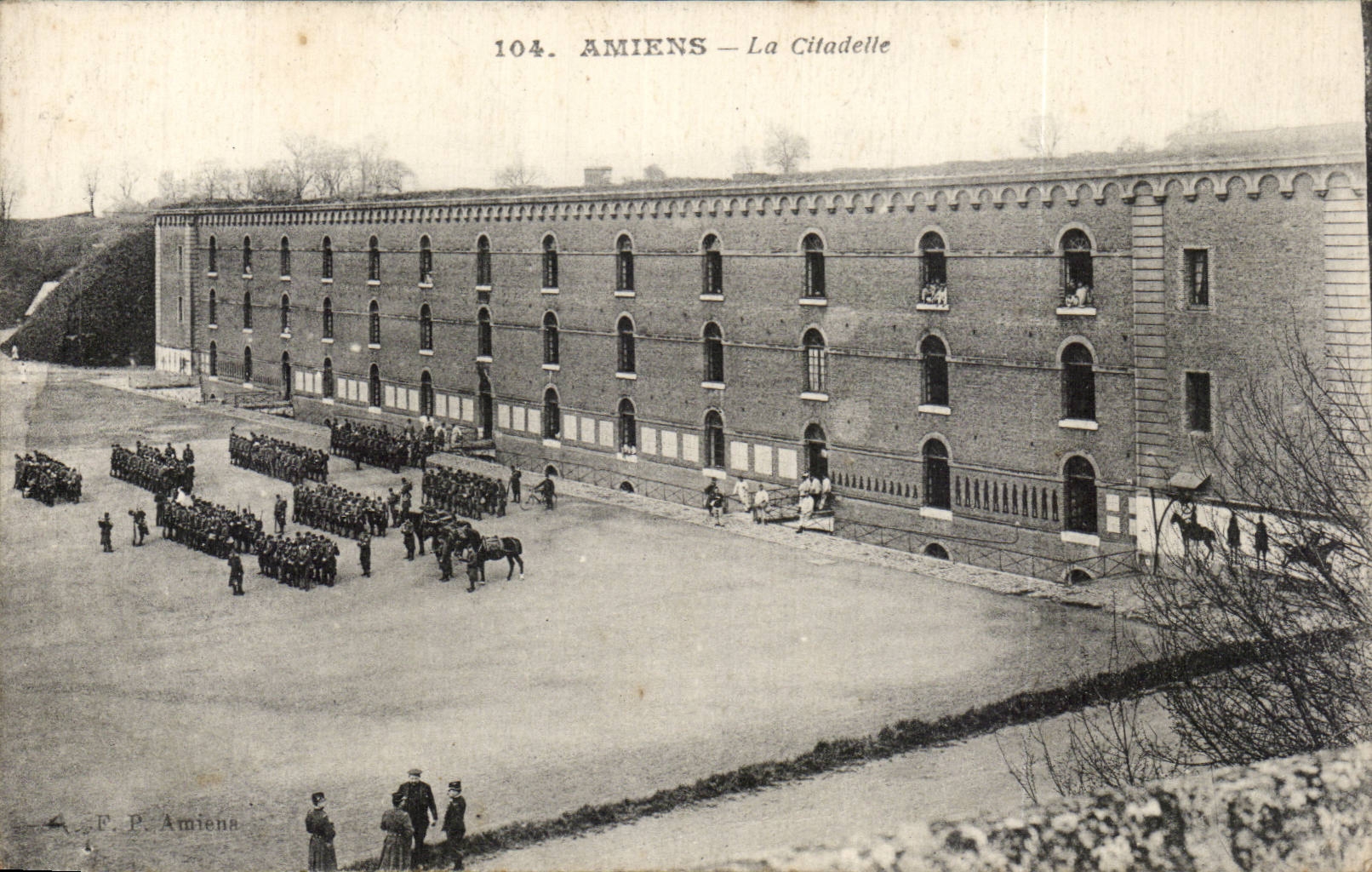 CPA Amiens the citadel