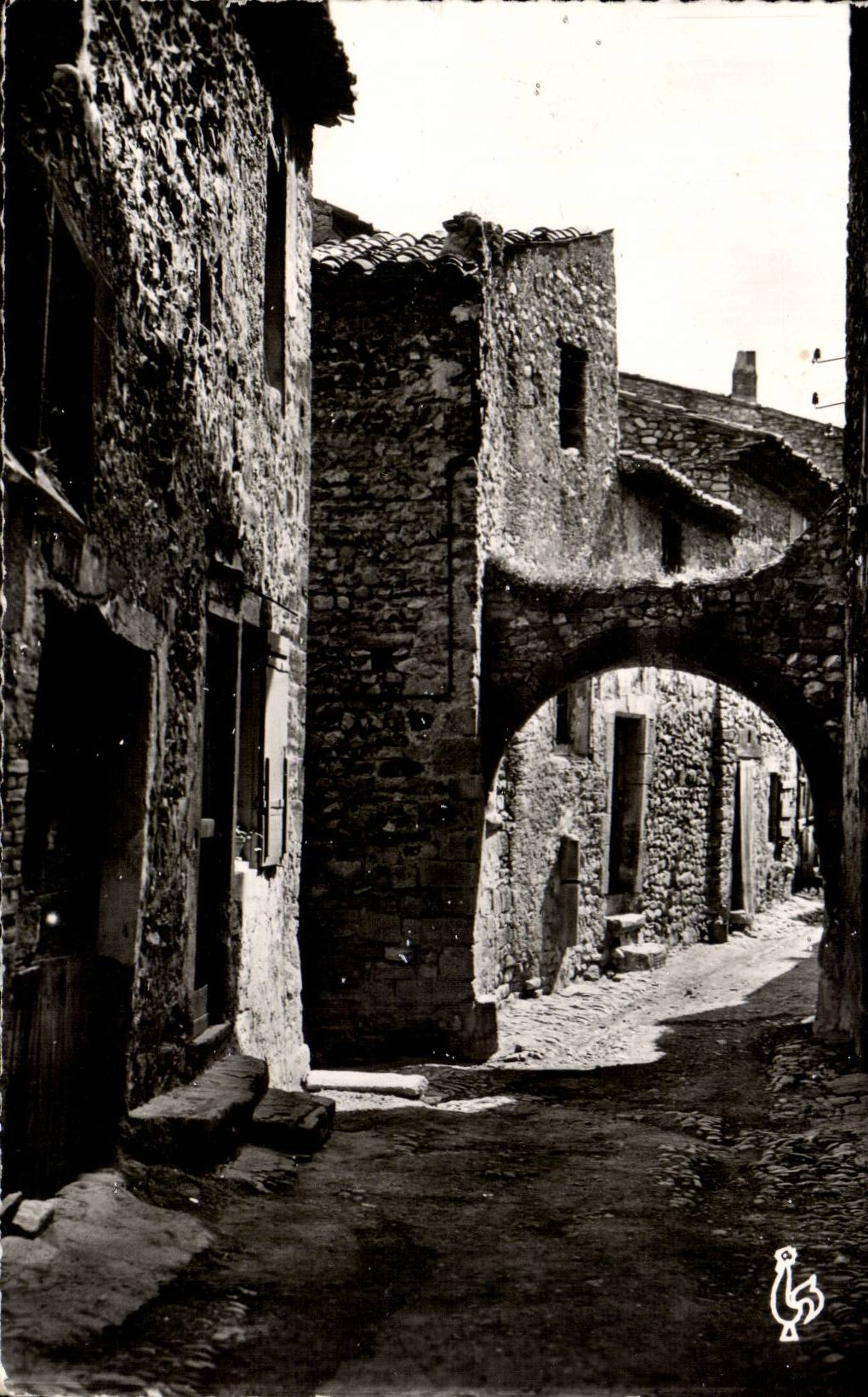 CPSM Vaison the Roman the city of the Middle Ages the street of the furnaces