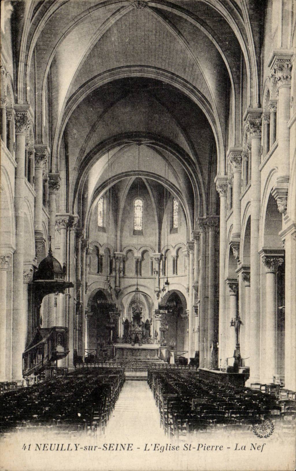 CPA Neuilly sur Seine L'eglise St Pierre