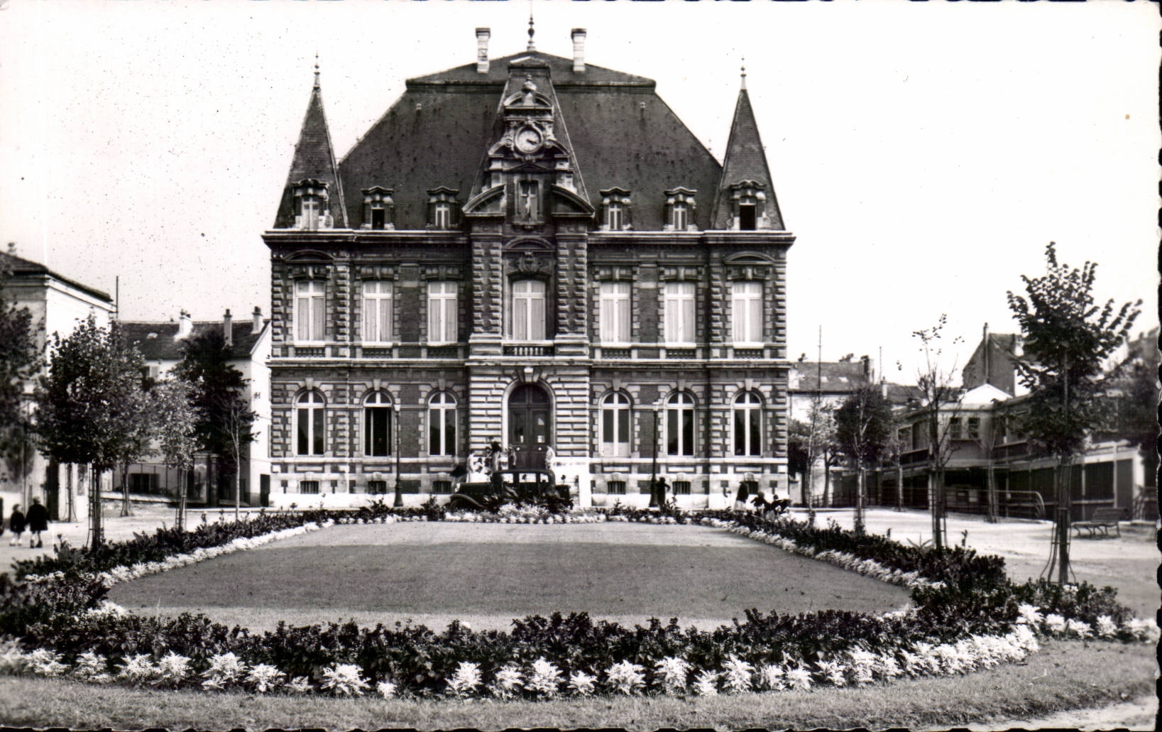 CPSM Rueil Malmaison the town hall