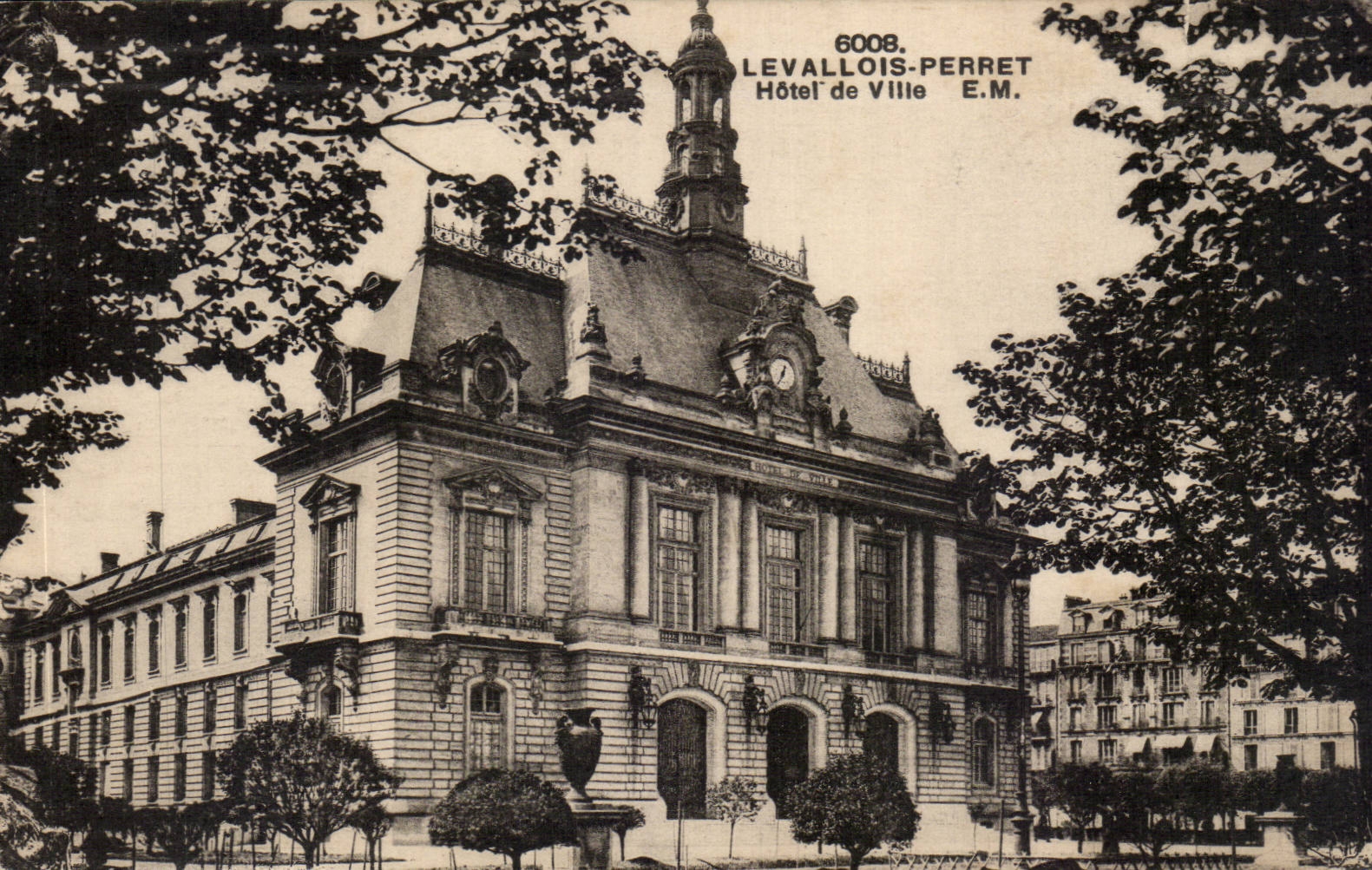 CPA Levallois Perret Hotel de ville