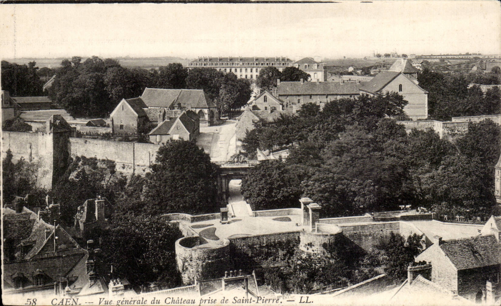 CPA Caen View des Schlosses Saint genommen von Pierre