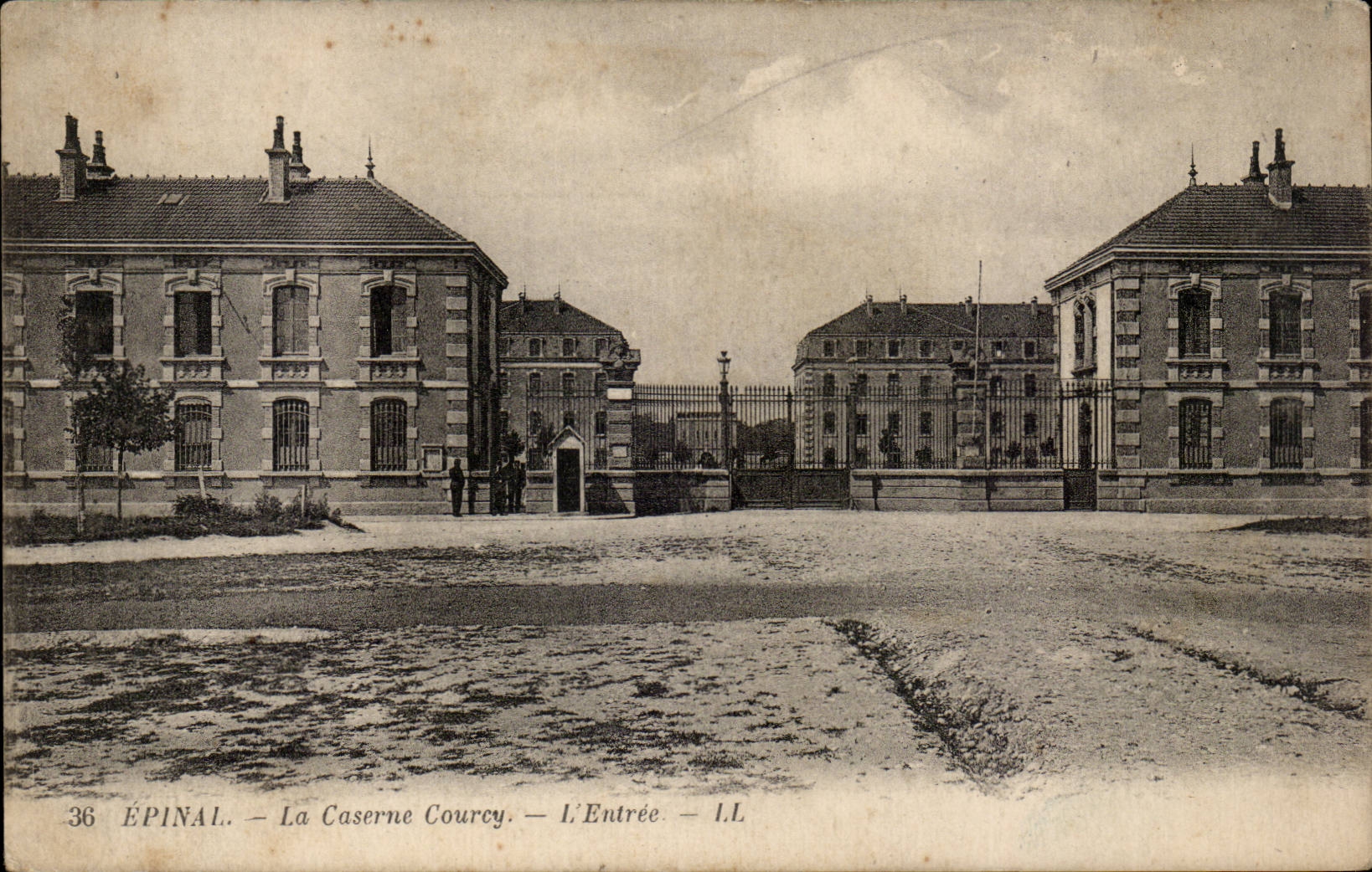 Epinal - the Courcy Barracks - Entrance - CPA