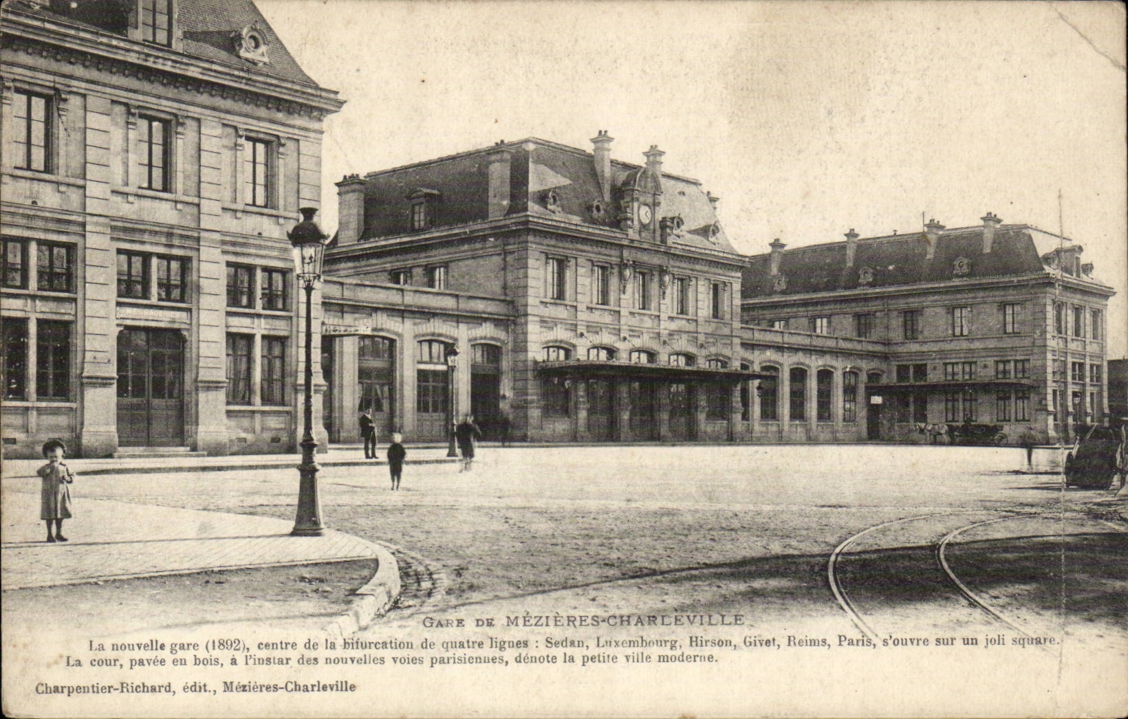 Charleville - Wall - Train station - CPA
