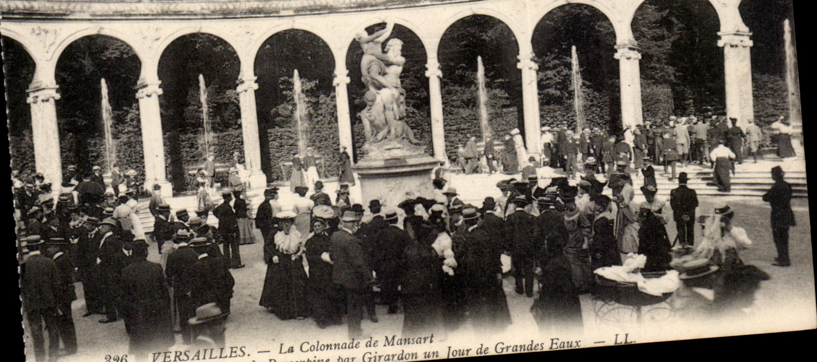 Versailles - the Colonnade of Maniart - CPA