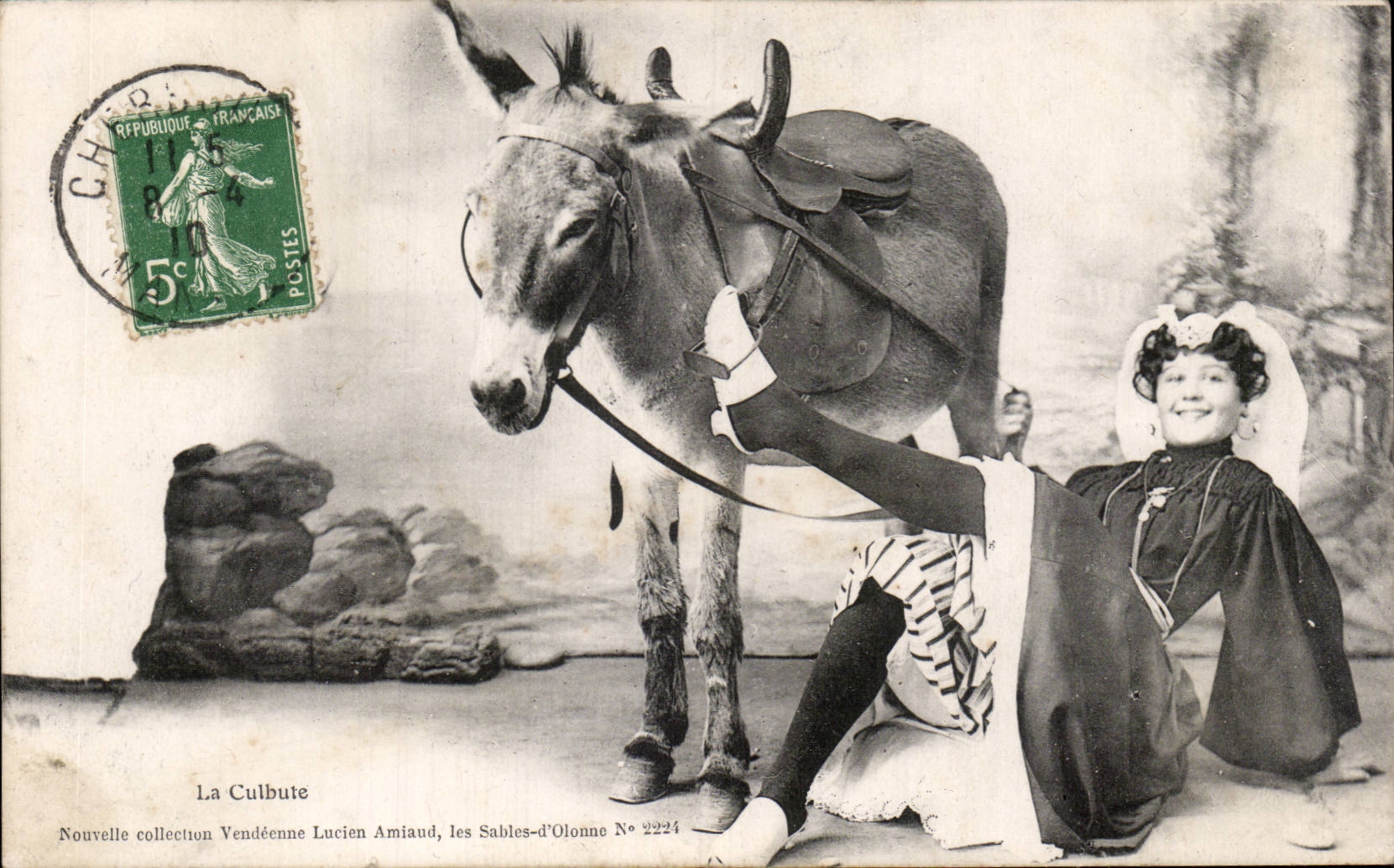 Folklore - Costumes - Sables d'Olonne - ass - donkey - woman - CPA