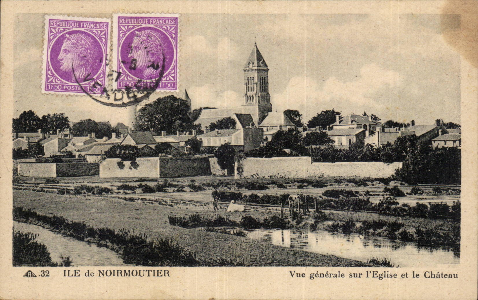CPA Island of Noirmoutier View on the church and the castle