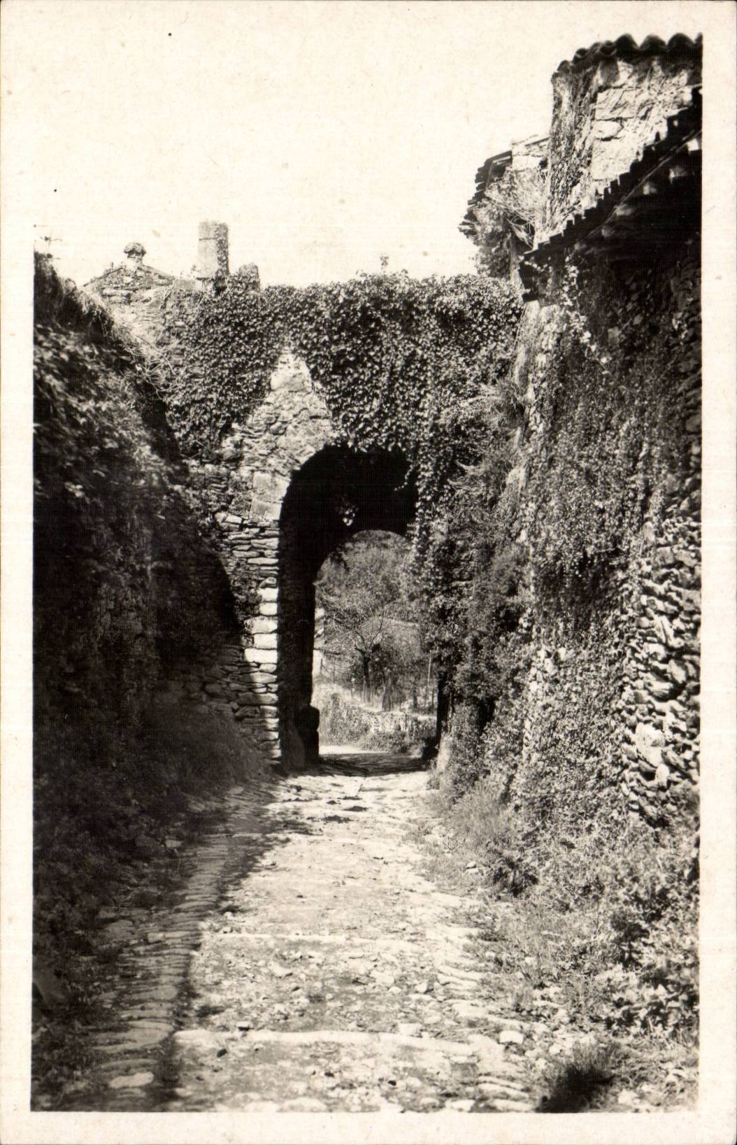 CPA Vouvant the postern