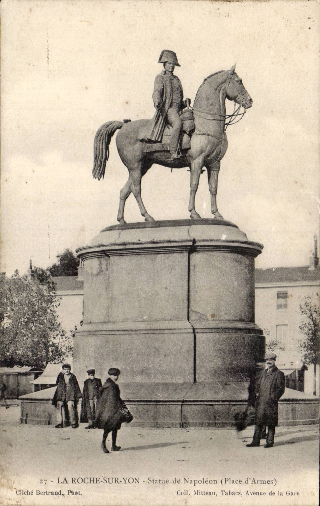 CPA the rock on Yon Statue of Napoleon (place of weapons)