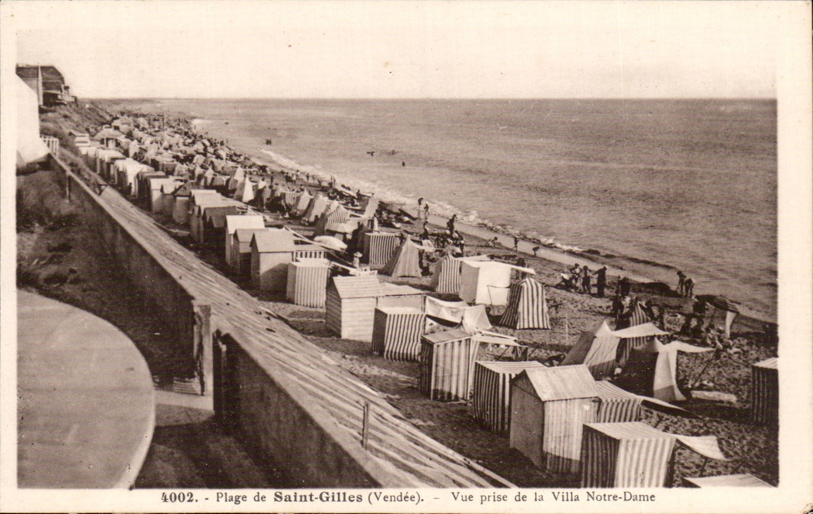 CPA Beach of Saint Gilles Seen from of the Villa Our Lady