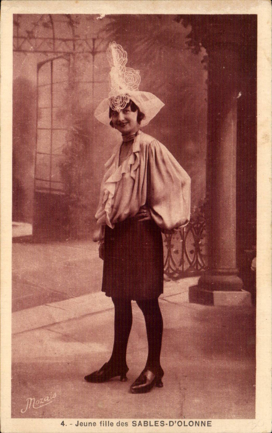 CPA Sables d'Olonne Madchen Folklore-Kostum-Kappen