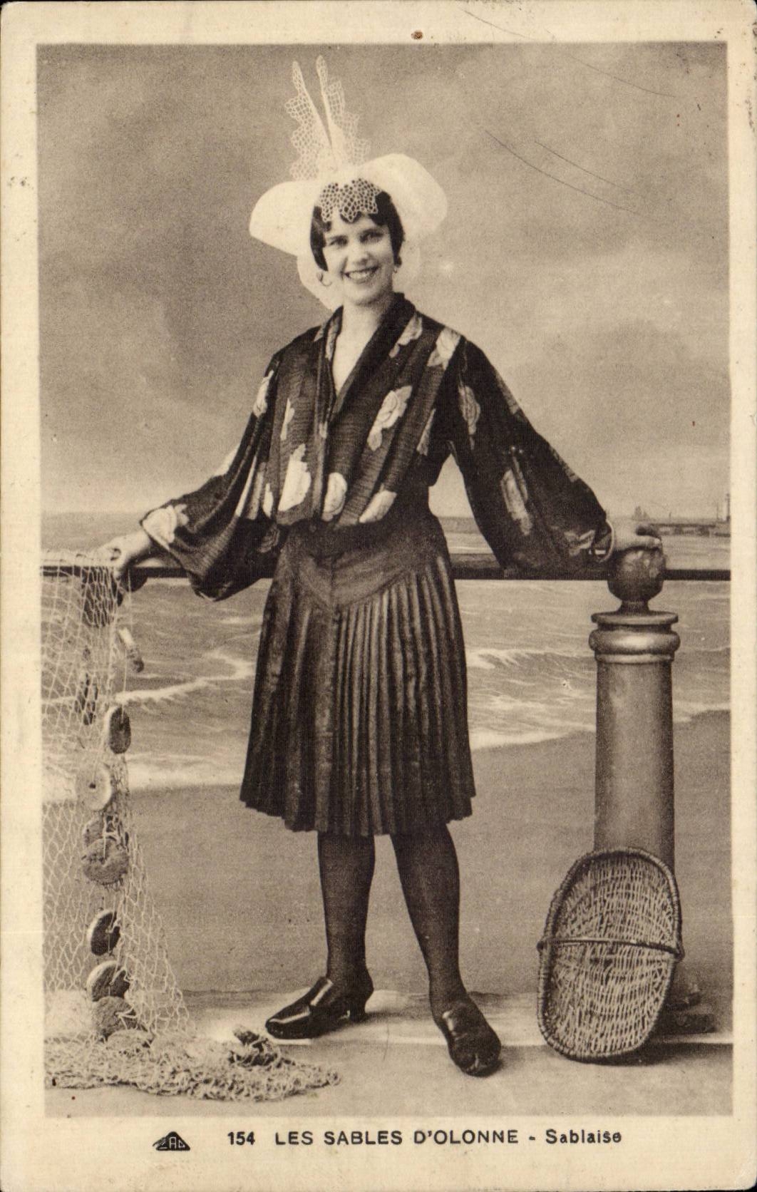 CPA Sande von olonne Sablaise (Folklorekostumkappen)