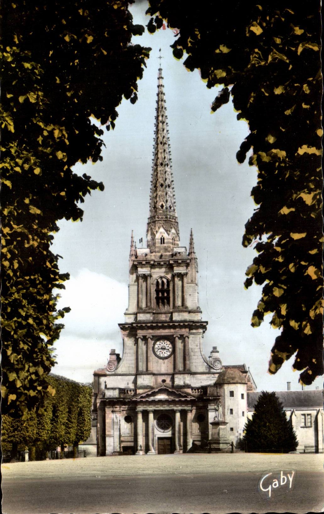 CPSM Lucon the cathedral