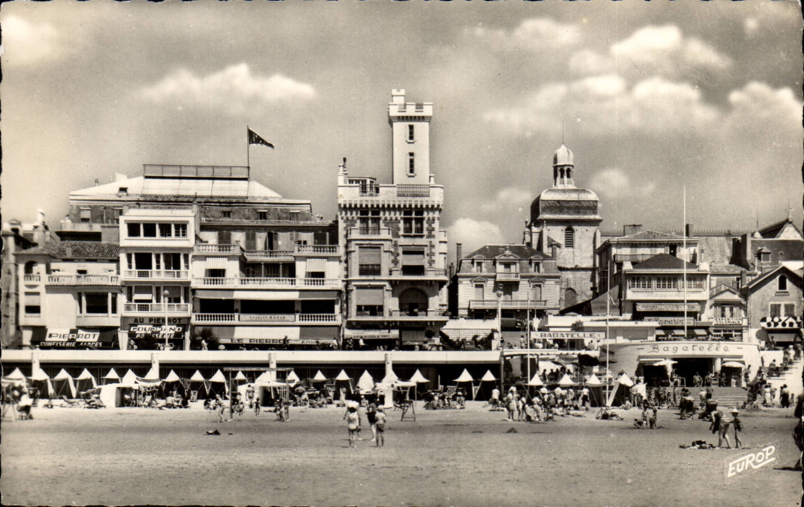 CPSM Sande von olonne der Damm gesehen vom Strand