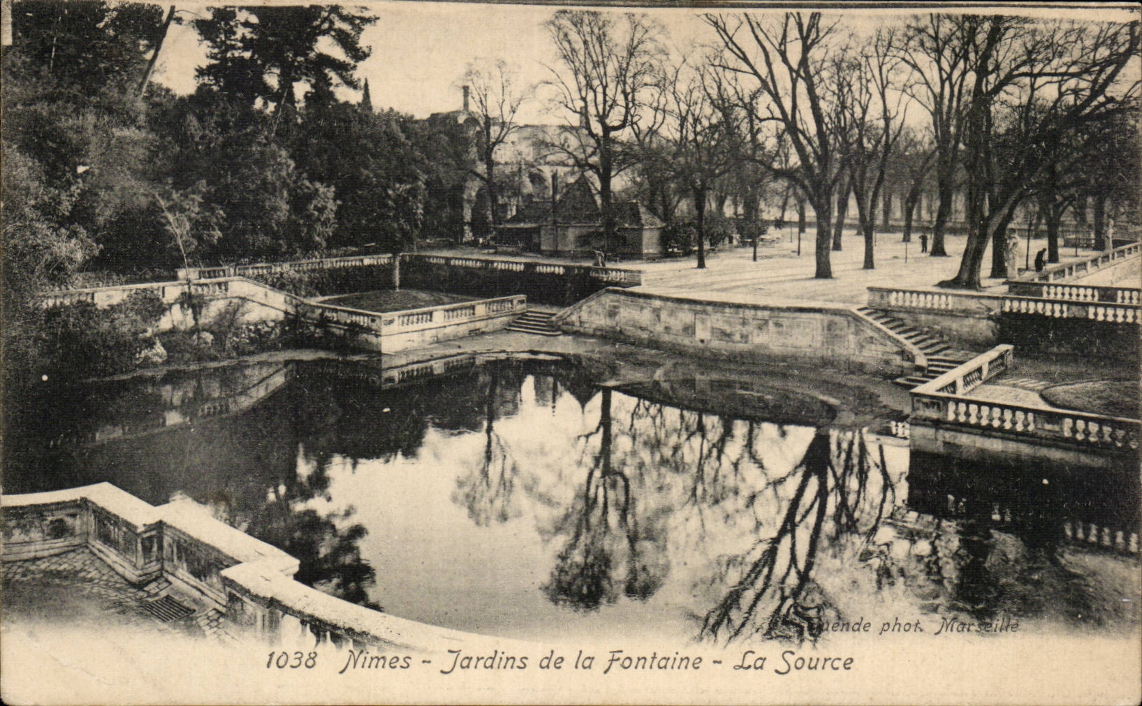 CPA Nimes Garten des Brunnens die Quelle
