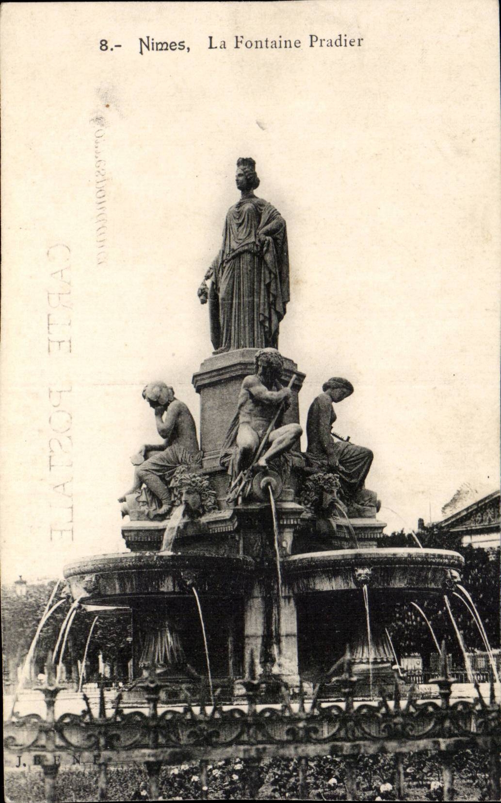 CPA Nimes der Pradier Brunnen