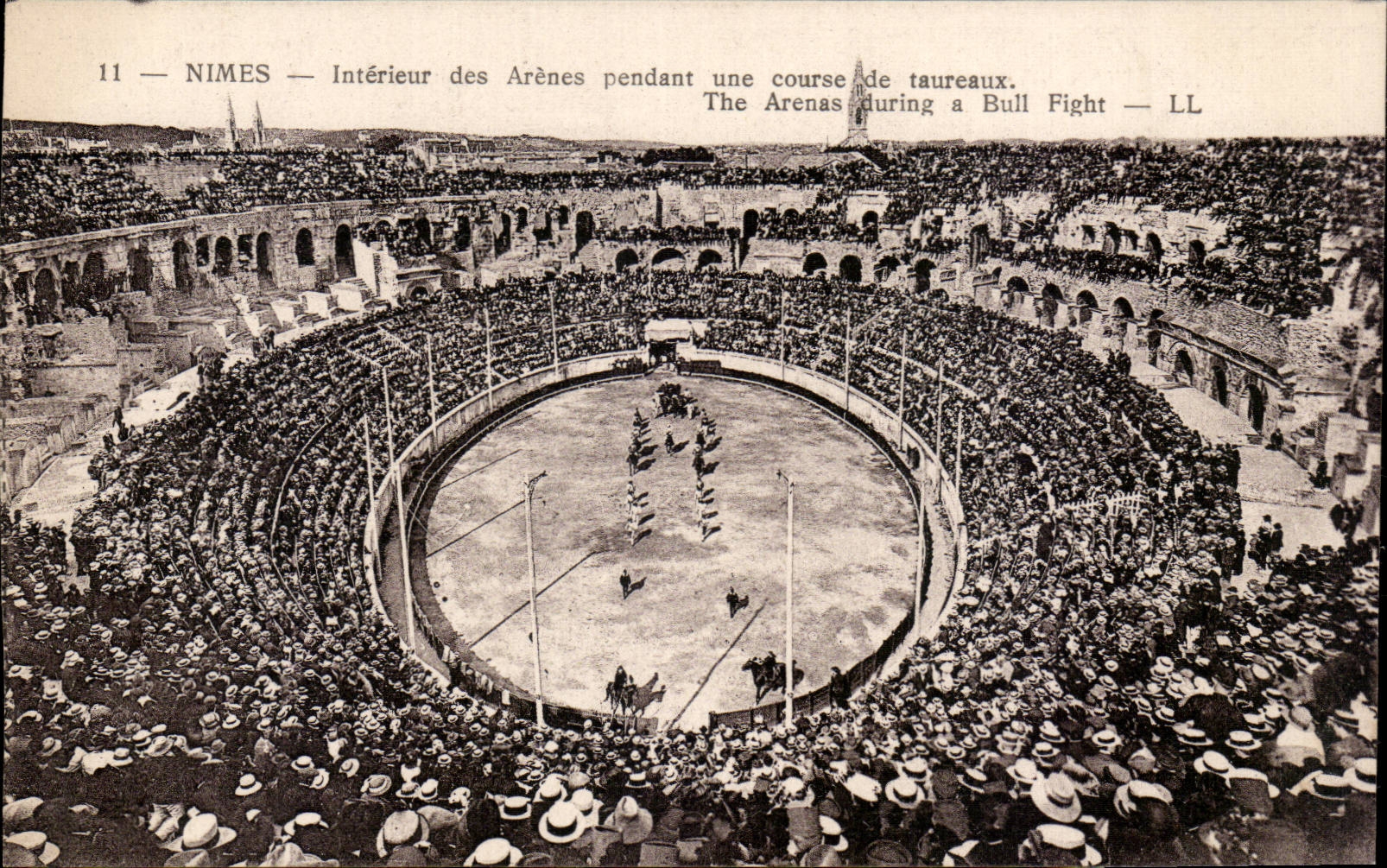 CPA Innennimes von der Arena wahrend eines Bullfight