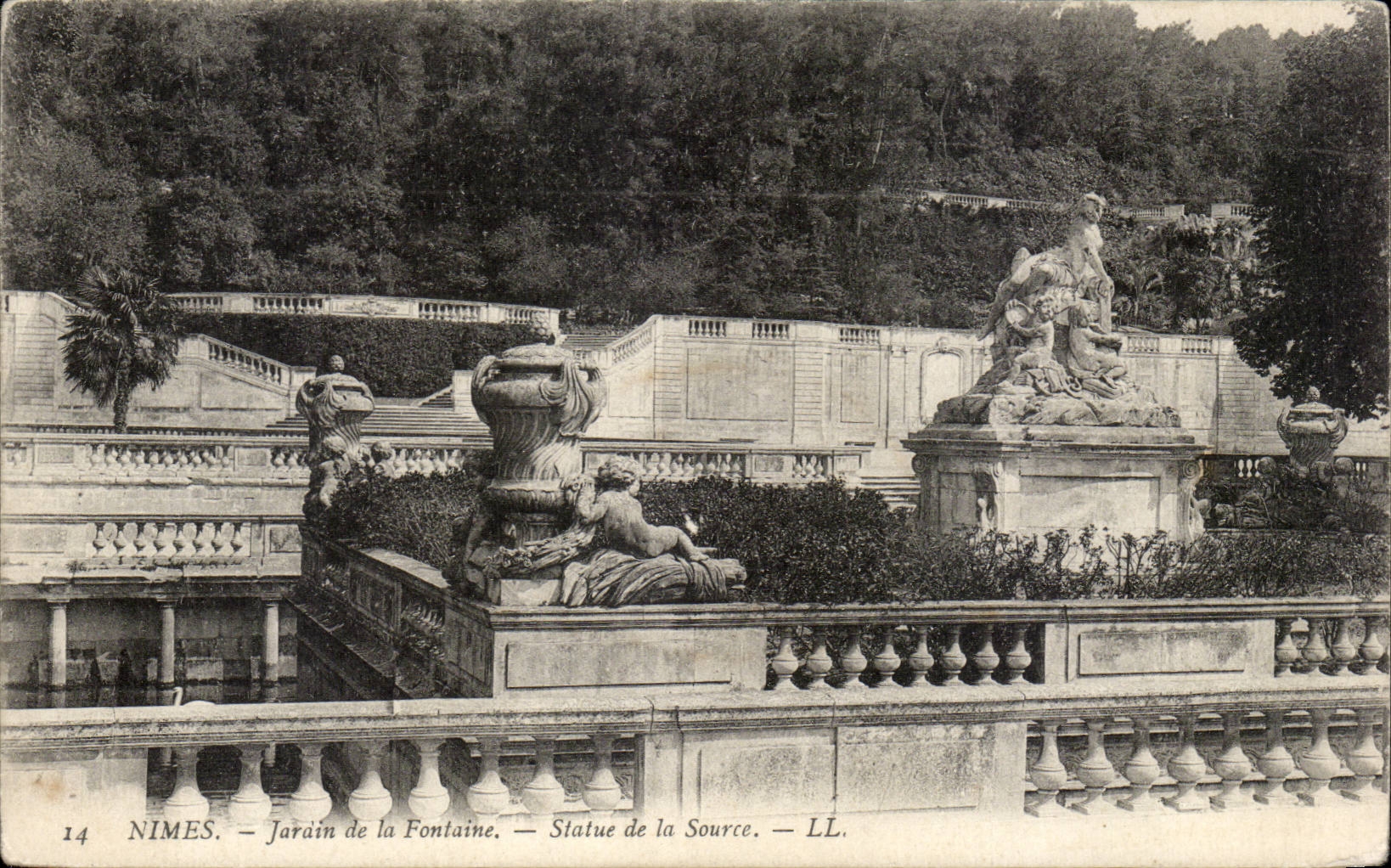 CPA Nimes Garten der Brunnen Statue der Quelle