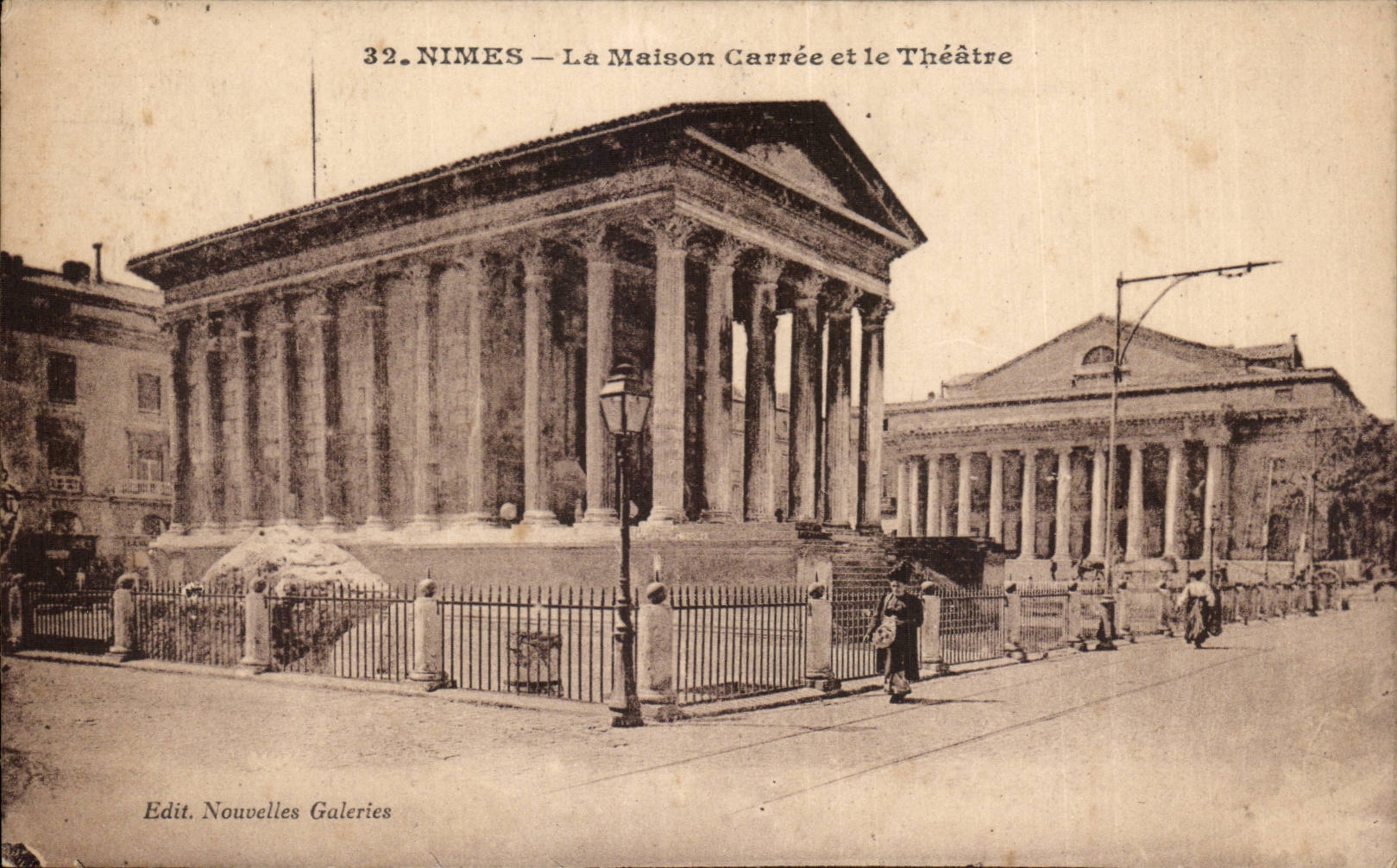 CPA Nimes das quadratische Haus und das Theater