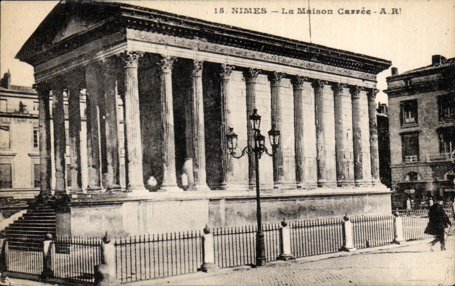 CPA Nimes das quadratische Haus