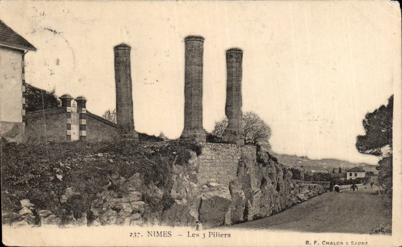 CPA Nimes drei Pfosten