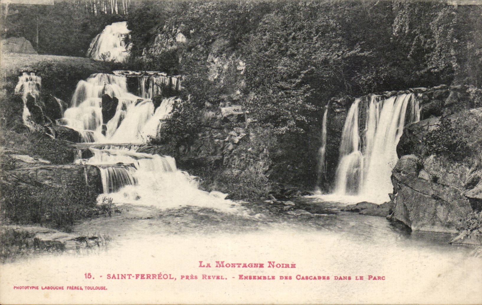 CPA Saint Ironwood close Revel Together of the cascades in the park