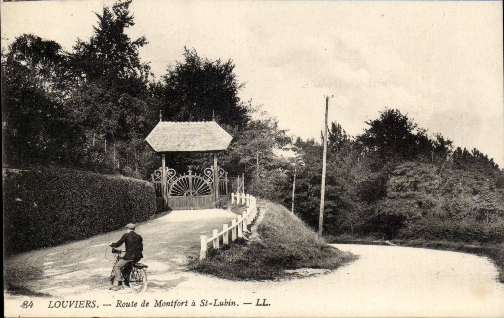 CPA Louviers Route of Montfort has St Lubin