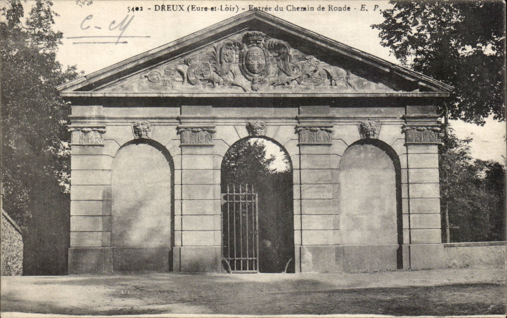 CPA Dreux Eingang der umfassten Weise