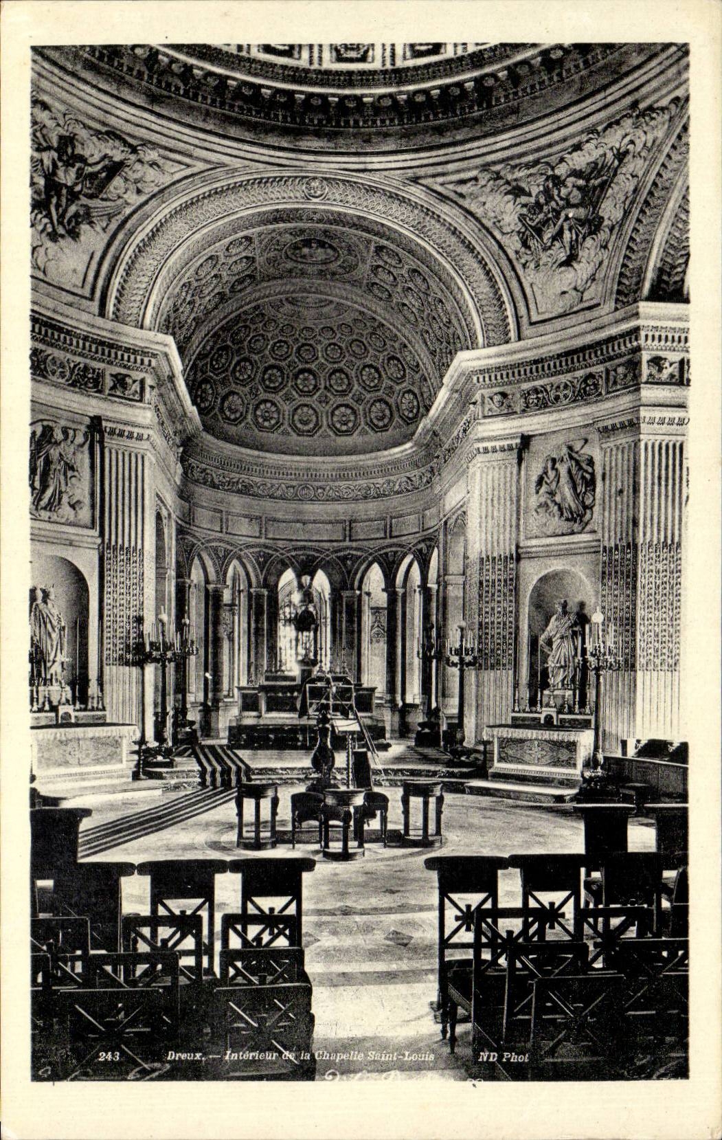 CPA InnenDreux vom Wolbung Saint Louis