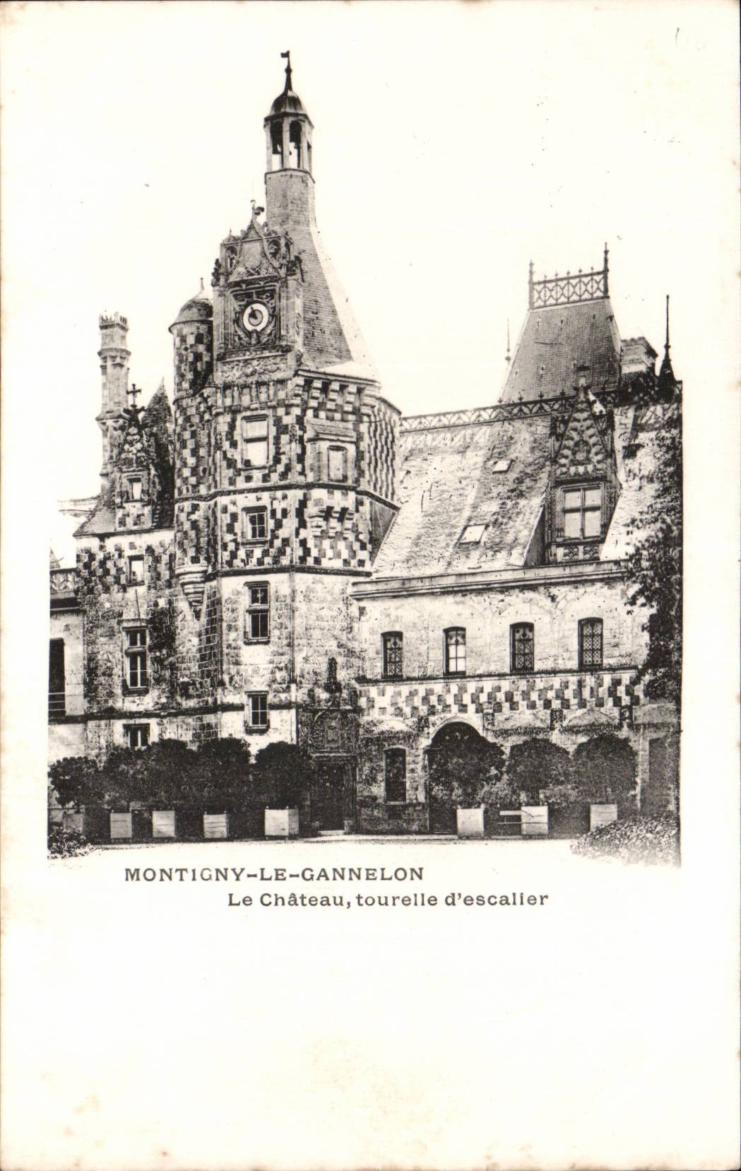 CPA Montigny Gannelon der Schlossdrehkopf des Treppenhauses