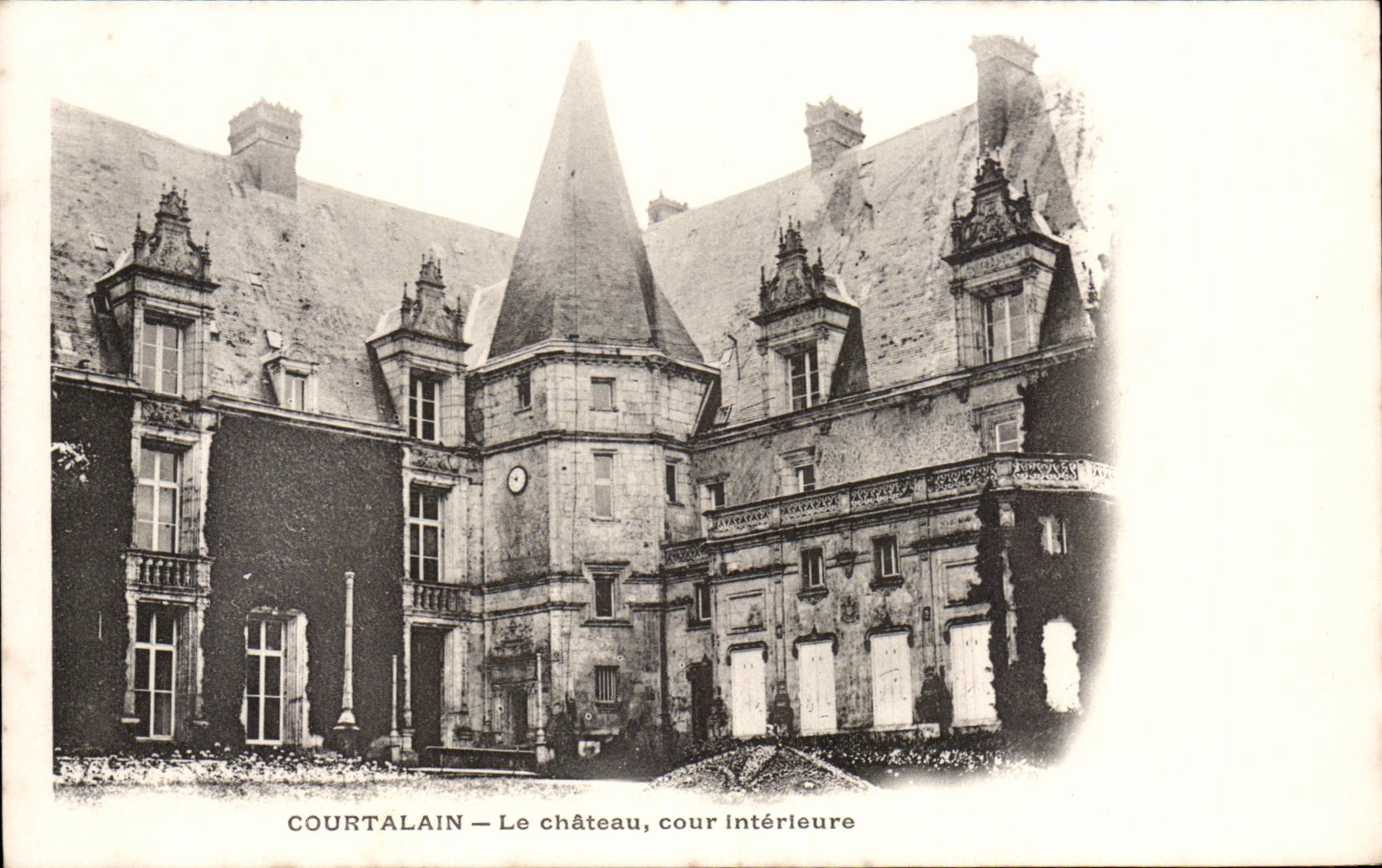 CPA Courtalain das Schlossinnenraumgericht