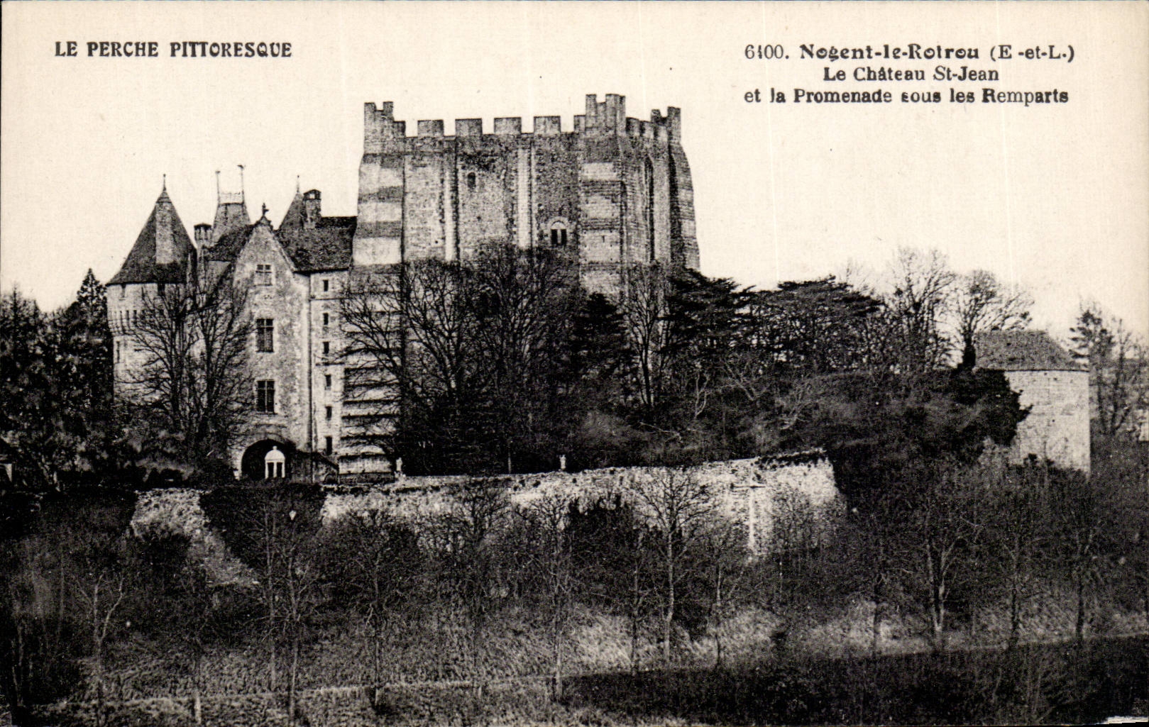 CPA Nogent Rotrou the castle St Jean and the walk under the walls