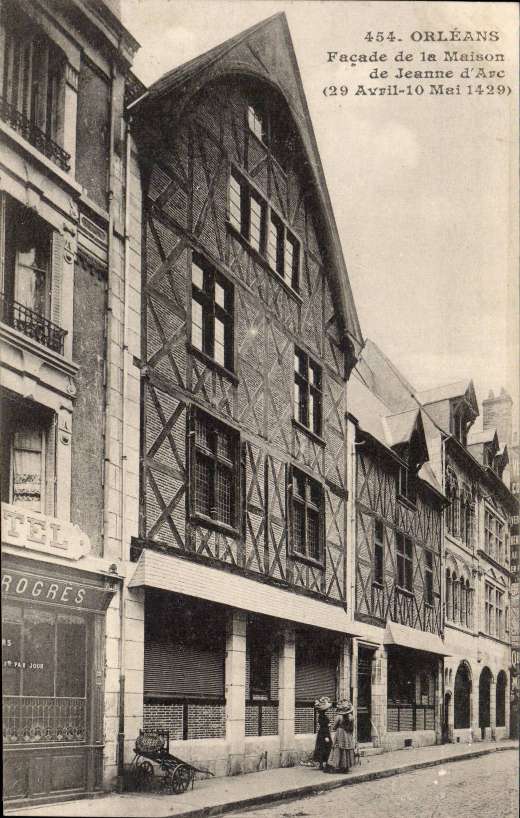 CPA Orleans Frontage of the house of Jeanne of arc (April 29th 10 May 1429)