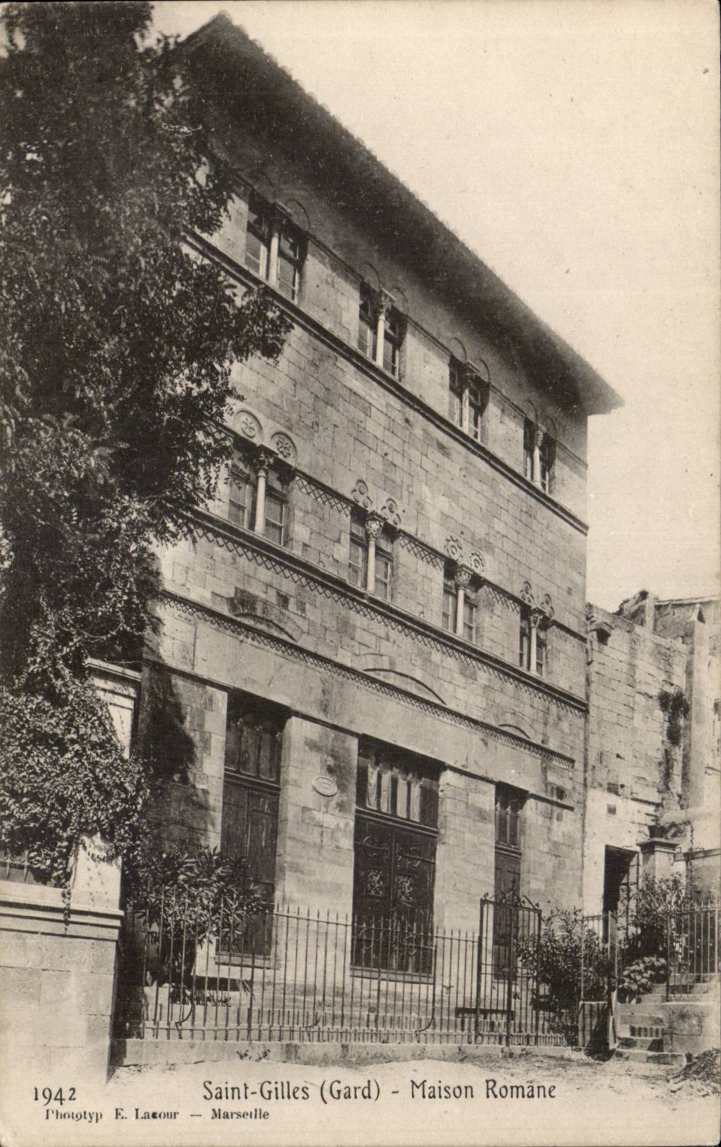 CPA Saint Gilles Maison romaine