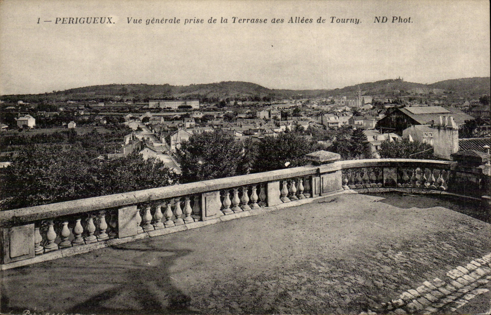 CPA Perigueux View genommen von der Terrasse der Gassen von Tourny