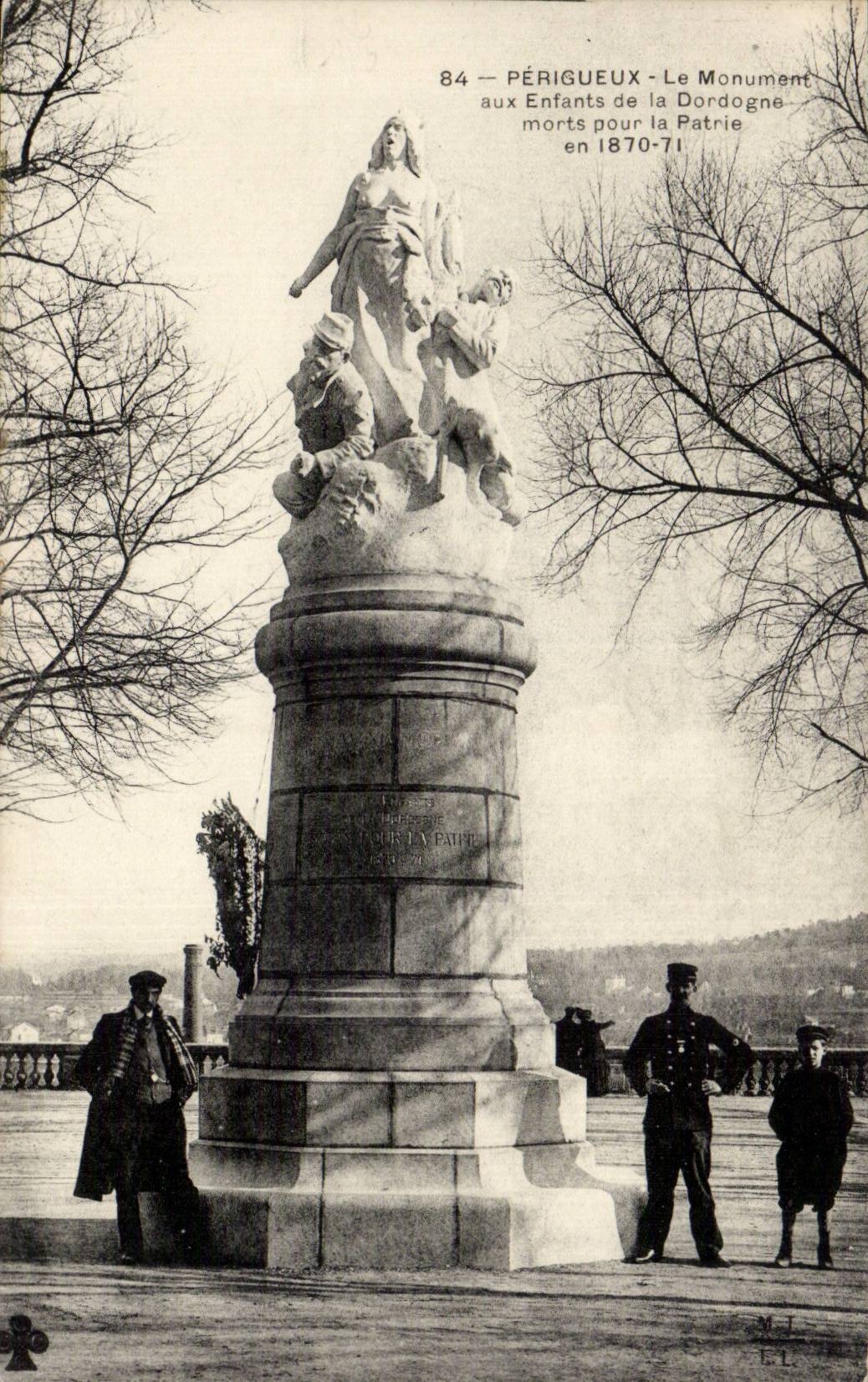 CPA Perigueux Monument of the children of the Dordogne died for the fatherland into 1870 1871