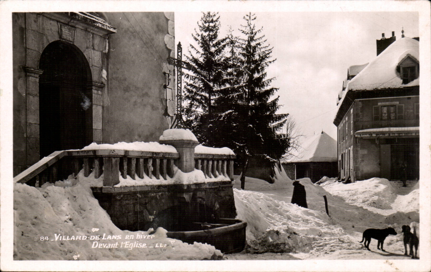 CPSM Villard de Lans In front of the church