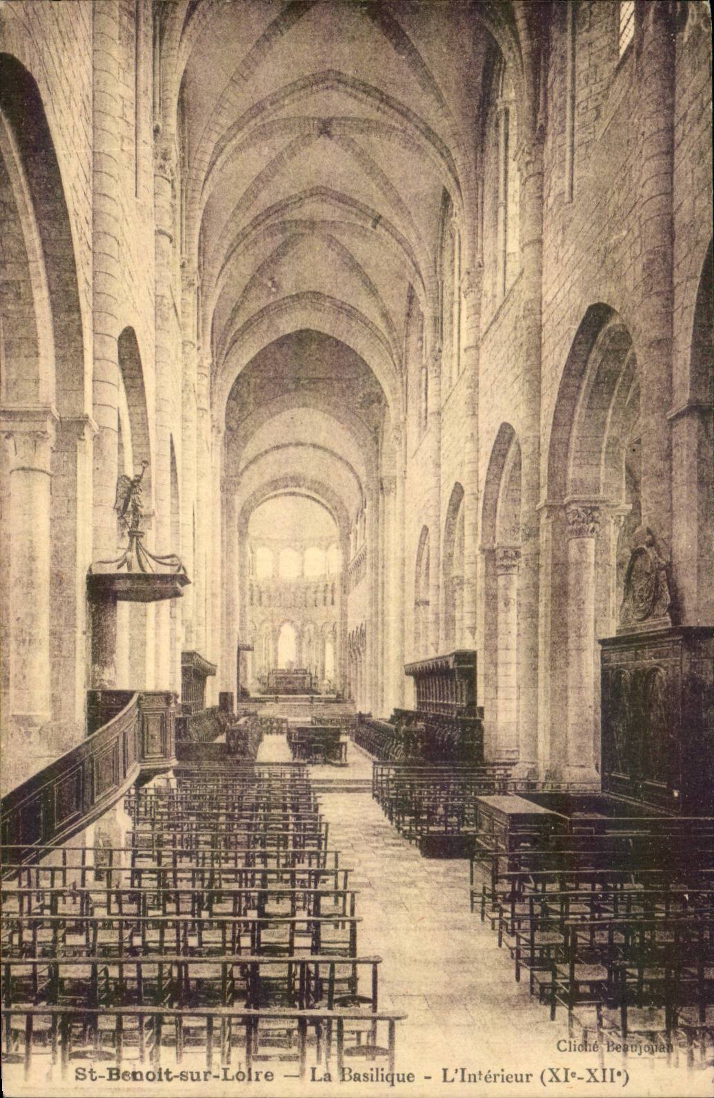 CPA Saint Benoit on the Loire the basilica interior