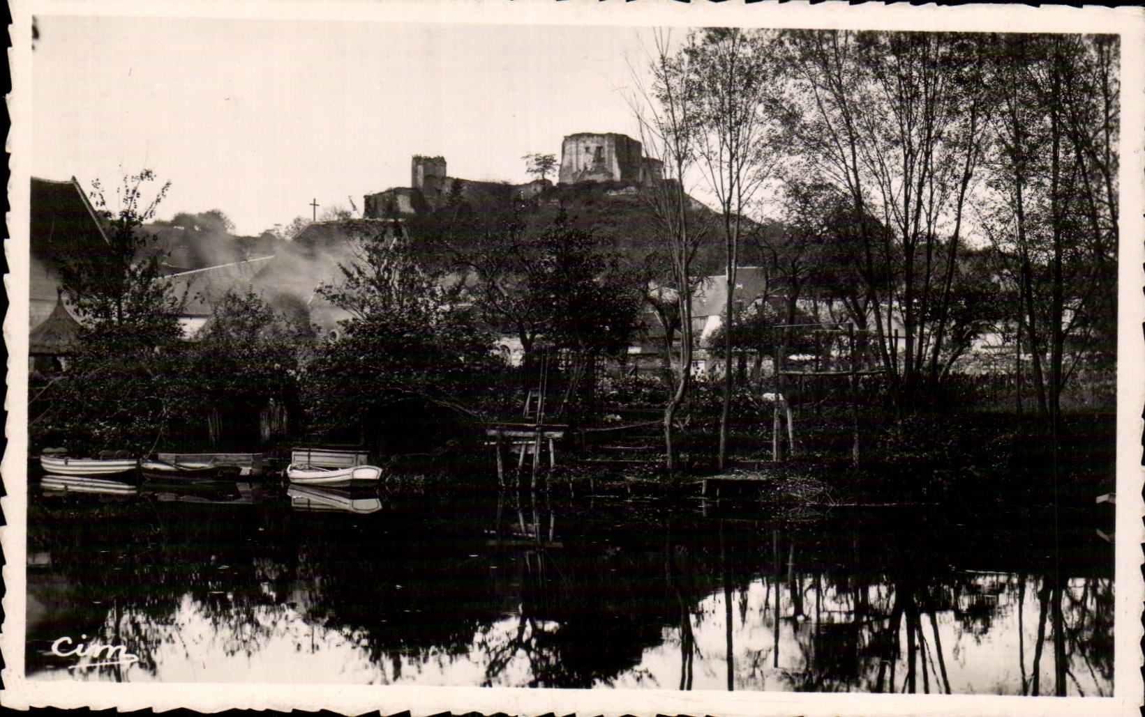 CPSM Montoire sur Loire Le chateau et les bords du Loir