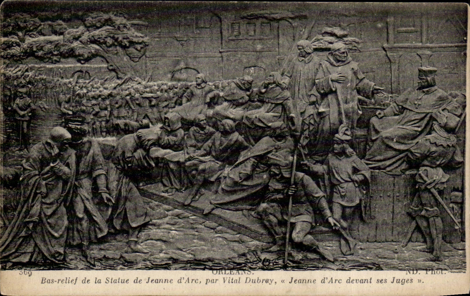 CPA Low Orleans relief of Statue of Jeanne of arc by Vital Dubray Jeanne of arc in front of her judges