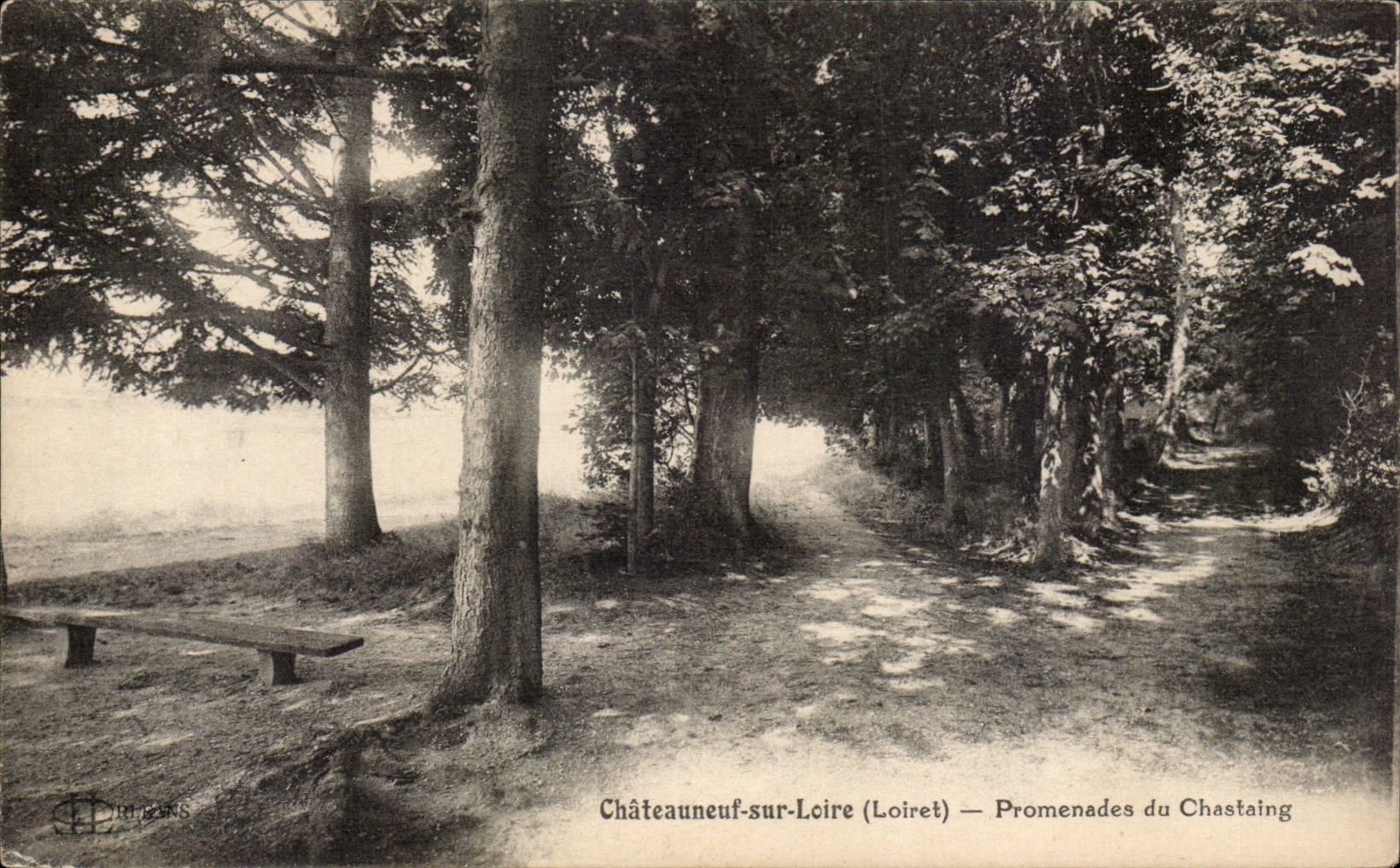 CPA Chateauneuf on the Loire Walks of Chastaing