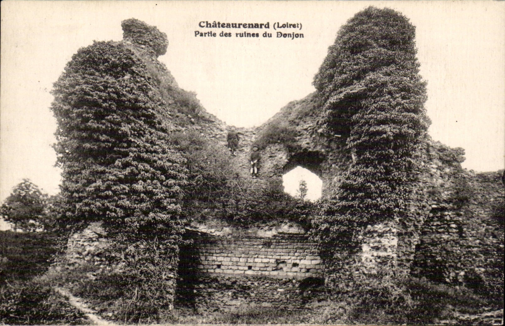 CPA Chateaurenard Left the ruins of the keep