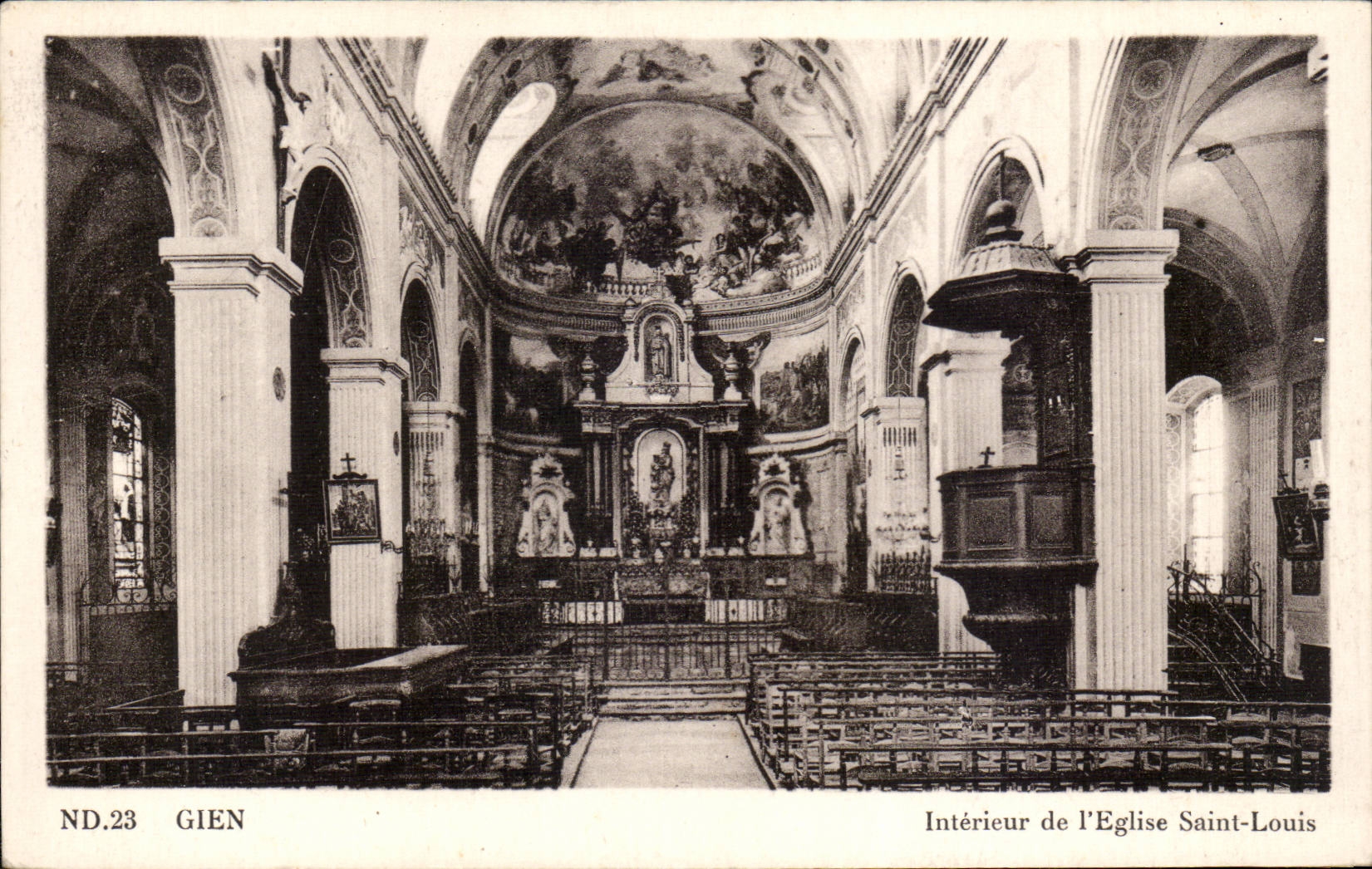 CPA Interior Gien of the church Saint Louis
