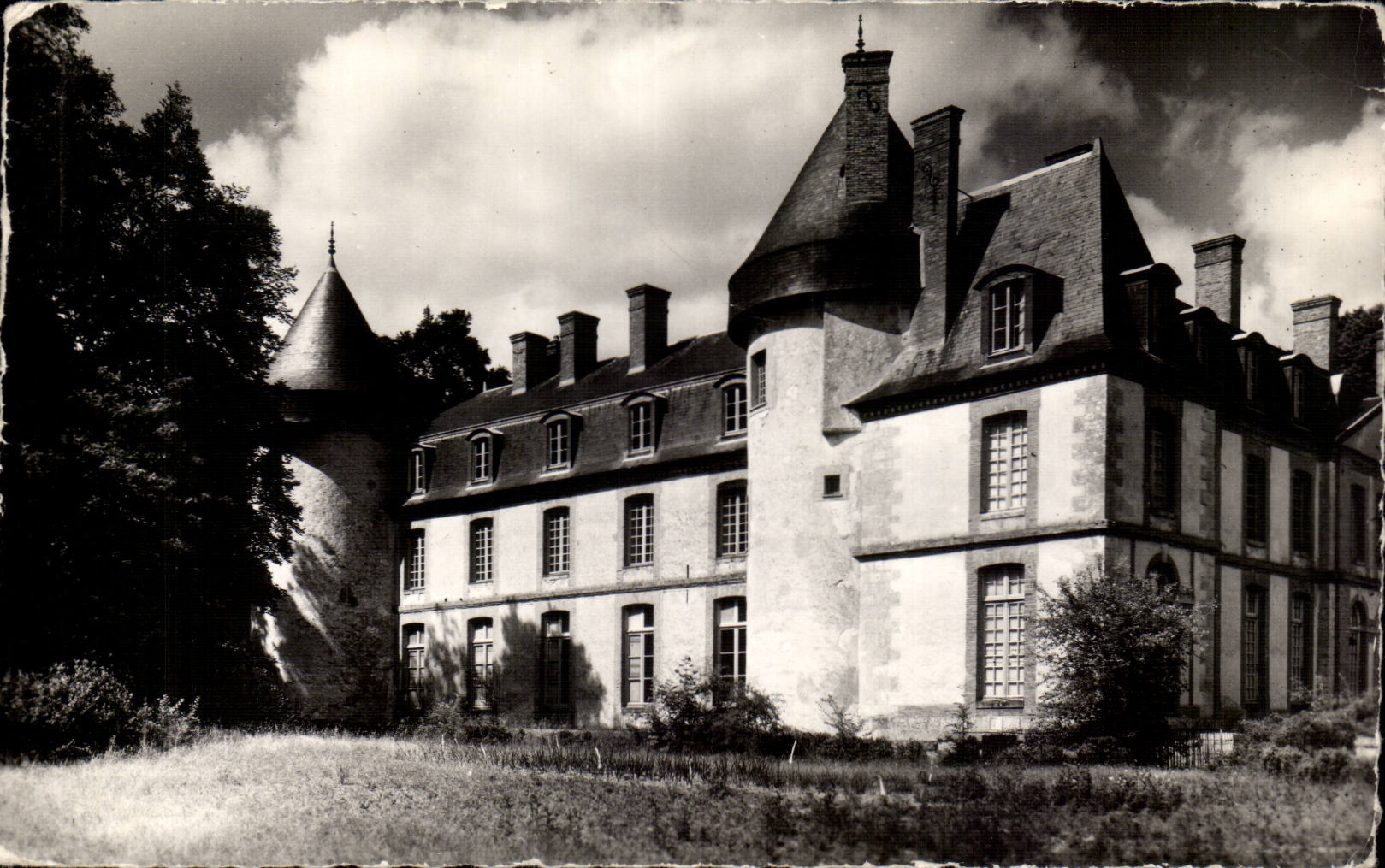 CPSM Malesherbes Castle of Rouville